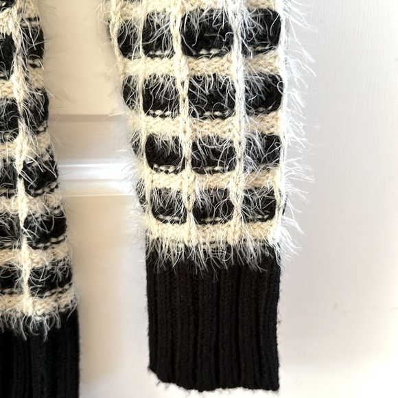 LF Soft Fuzzy Knit Black & White Tunic - Picture 2 of 5